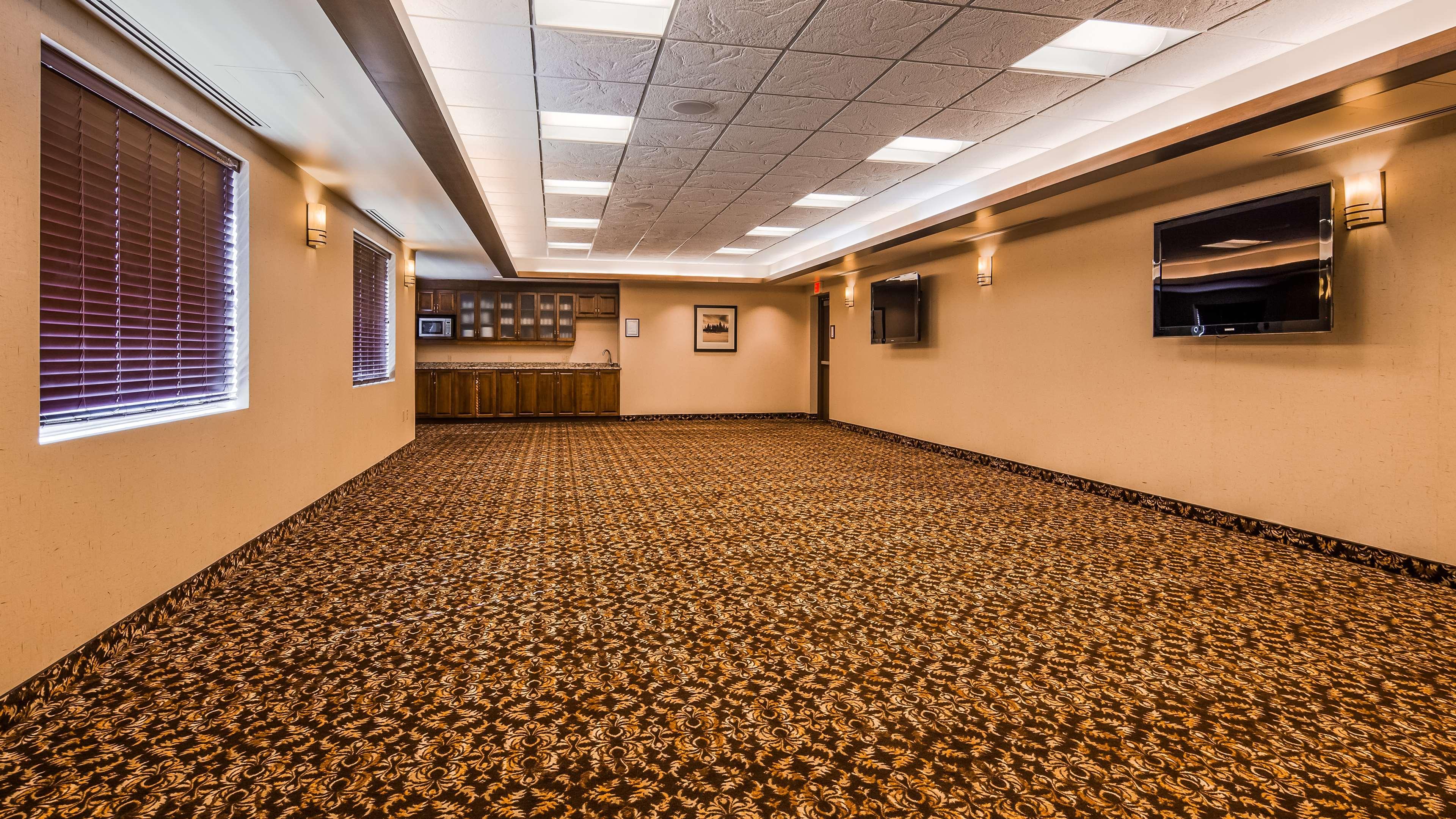 Best Western Plus Dryden Hotel And Conference Centre Exterior photo